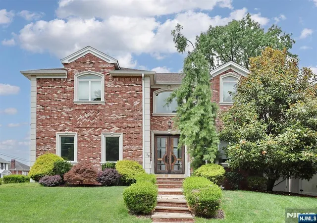 Photo 1 of Sale Pending at 39 Burton Ave, Hasbrouck Heights, NJ 07604 | MLS# 26025047 | Listing updated on 2026-09-08
