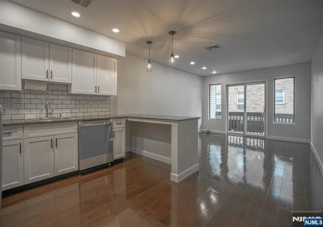 Photo 2 of Townhouse for sale at 31 Fairmount Ave #6A, Hackensack, NJ 07601 | MLS# 26025484 | Listing updated on 2026-09-13