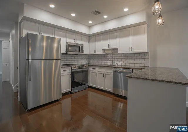 Photo 4 of Townhouse for sale at 31 Fairmount Ave #6A, Hackensack, NJ 07601 | MLS# 26025484 | Listing updated on 2026-09-13