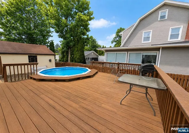 Photo 3 of Single family home for sale at 72 Rosedale Ave, Elmwood Park, NJ 07407 | MLS# 26025516 | Listing updated on 2026-09-19