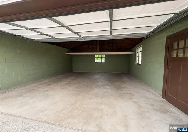 Photo 4 of Single family home for sale at 72 Rosedale Ave, Elmwood Park, NJ 07407 | MLS# 26025516 | Listing updated on 2026-09-19