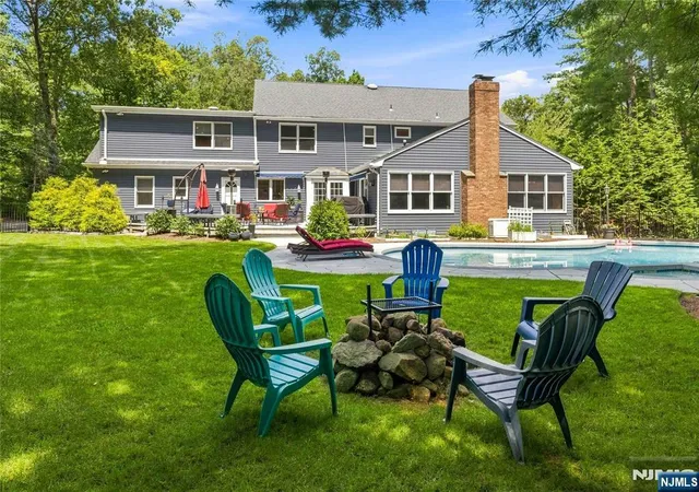 Photo 4 of Single family home for sale at 700 Oak Ln, Franklin Lakes, NJ 07417 | MLS# 26026525 | Listing updated on 2026-10-14