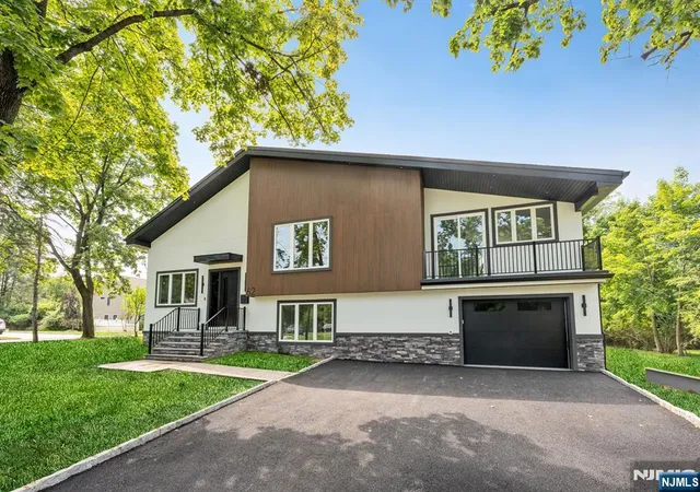 Photo 2 of Single family home for sale at 62 Asmus Rd, Closter, NJ 07624 | MLS# 26026743 | Listing updated on 2026-09-17