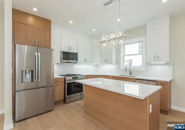 Photo 3 of Single family home for sale at 58 Van Duyne Ave, Wayne, NJ 07470 | MLS# 26026845 | Listing updated on 2026-09-08