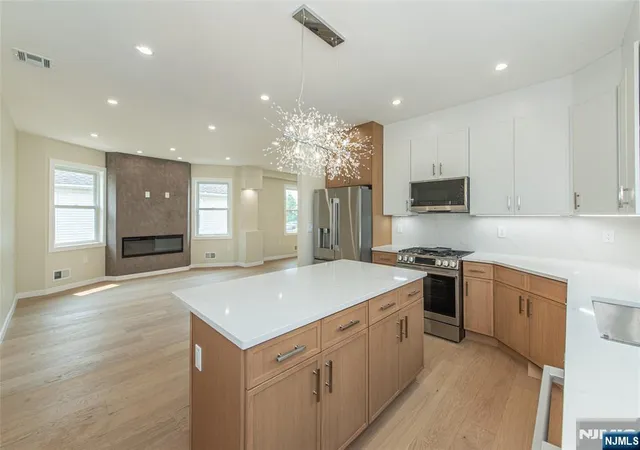 Photo 3 of Single family home for sale at 58 Van Duyne Ave, Wayne, NJ 07470 | MLS# 26026845 | Listing updated on 2026-10-03