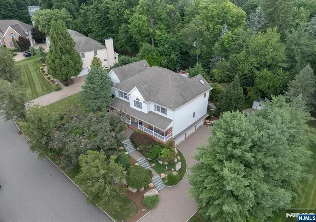 Photo 2 of Single family home for sale at 1 Concord Ct, Mahwah, NJ 07430 | MLS# 26027175 | Listing updated on 2026-09-12