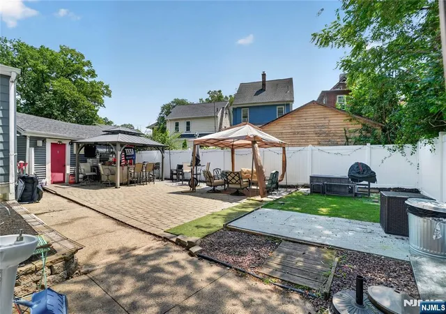 Photo 3 of Single family home for sale at 59 Glenwood Ave, Bloomfield, NJ 07003 | MLS# 26027204 | Listing updated on 2026-09-16