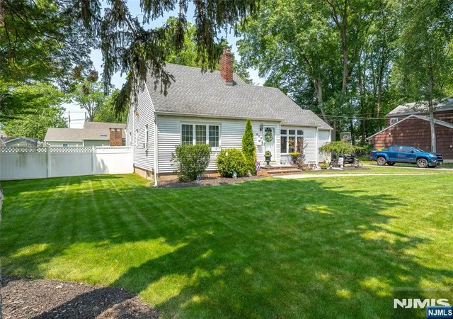 Photo 3 of Single family home for sale at 800 Asbury St, New Milford, NJ 07646 | MLS# 26027604 | Listing updated on 2026-10-13