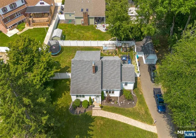 Photo 4 of Single family home for sale at 800 Asbury St, New Milford, NJ 07646 | MLS# 26027604 | Listing updated on 2026-09-03