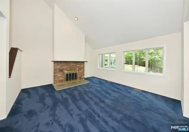Photo 3 of Townhouse for sale at 5 Indian Fld Ct, Mahwah, NJ 07430 | MLS# 26028075 | Listing updated on 2026-09-18