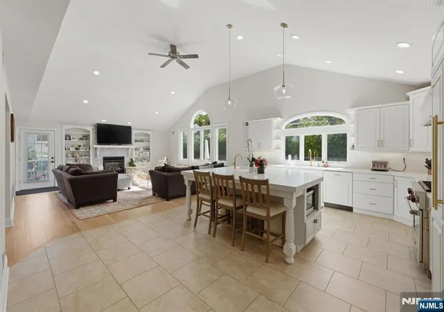 Photo 4 of Sale Pending at 14 Congress Rd, Emerson, NJ 07630 | MLS# 26028270 | Listing updated on 2026-09-23