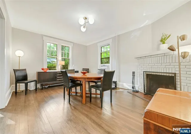 Photo 3 of Single family home for sale at 31 4th St, Park Ridge, NJ 07656 | MLS# 26028327 | Listing updated on 2026-09-15