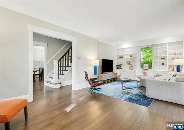 Photo 3 of Single family home for sale at 31 4Th St, Park Ridge, NJ 07656 | MLS# 26028327 | Listing updated on 2026-09-15