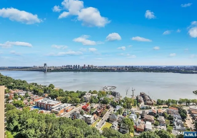 Photo 3 of House for sale at 6 Horizon Rd #1907, Fort Lee, NJ 07024 | MLS# 26028487 | Listing updated on 2026-09-08