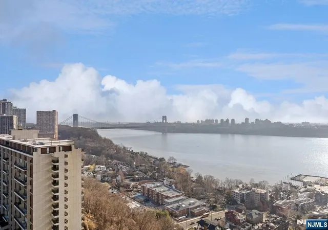Photo 4 of House for sale at 6 Horizon Rd #1907, Fort Lee, NJ 07024 | MLS# 26028487 | Listing updated on 2026-09-08