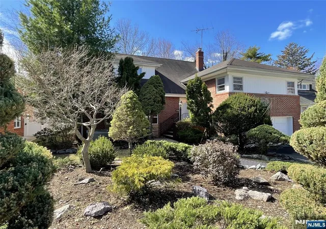 Photo 1 of Single family home for sale at 526 Rutland Ave, Teaneck, NJ 07666 | MLS# 26028543 | Listing updated on 2026-09-08