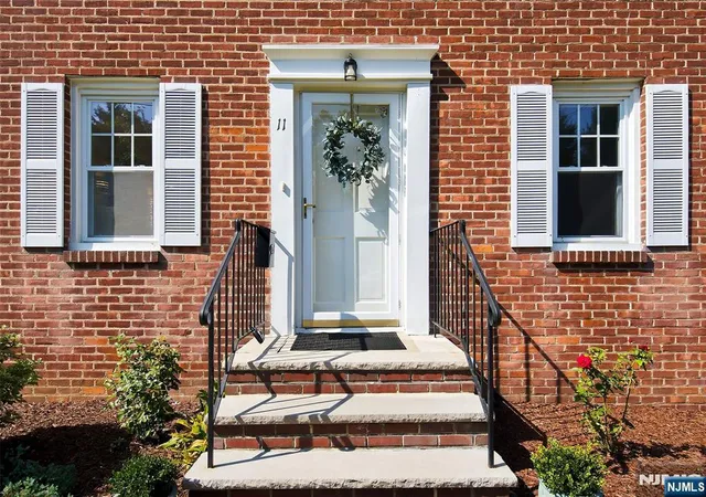 Photo 3 of Sale Pending at 11 Monroe Ave, Roseland, NJ 07068 | MLS# 26028544 | Listing updated on 2026-09-13