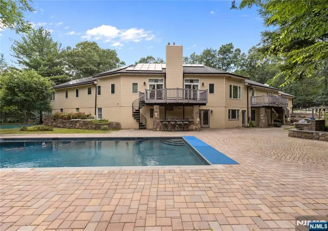 Photo 3 of House for sale at 720 Berdan Ave, Wayne, NJ 07470 | MLS# 26028679 | Listing updated on 2026-09-13