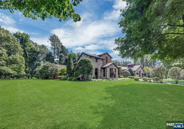 Photo 1 of Land for sale at 900 Laurie Ln, Franklin Lakes, NJ 07417 | MLS# 26028826 | Listing updated on 2026-09-02
