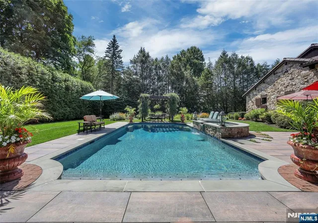 Photo 3 of Land for sale at 900 Laurie Ln, Franklin Lakes, NJ 07417 | MLS# 26028826 | Listing updated on 2026-09-02