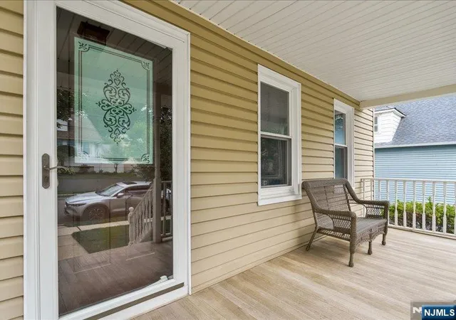 Photo 3 of Single family home for sale at 521 9th St, Carlstadt, NJ 07072 | MLS# 26028882 | Listing updated on 2026-09-13