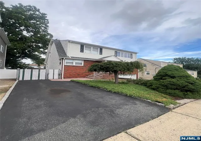 Photo 3 of Sale Pending at 140 Silleck St, Clifton, NJ 07013 | MLS# 26028911 | Listing updated on 2026-09-17