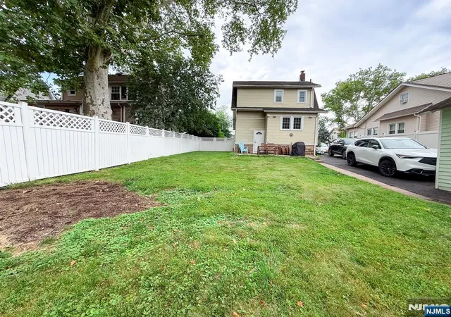 Photo 3 of Single family home for sale at 17 Carnation St, Bergenfield, NJ 07621 | MLS# 26029266 | Listing updated on 2026-09-06