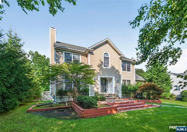 Photo 2 of Sale Pending at 320 William Wy, Wyckoff, NJ 07481 | MLS# 26029291 | Listing updated on 2026-09-10