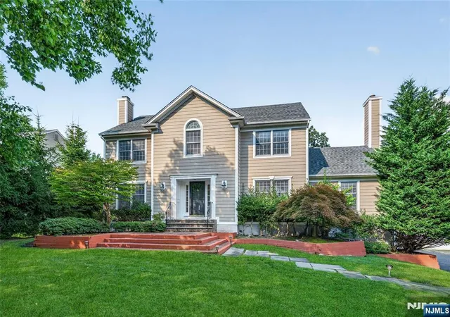 Photo 3 of Sale Pending at 320 William Wy, Wyckoff, NJ 07481 | MLS# 26029291 | Listing updated on 2026-09-10
