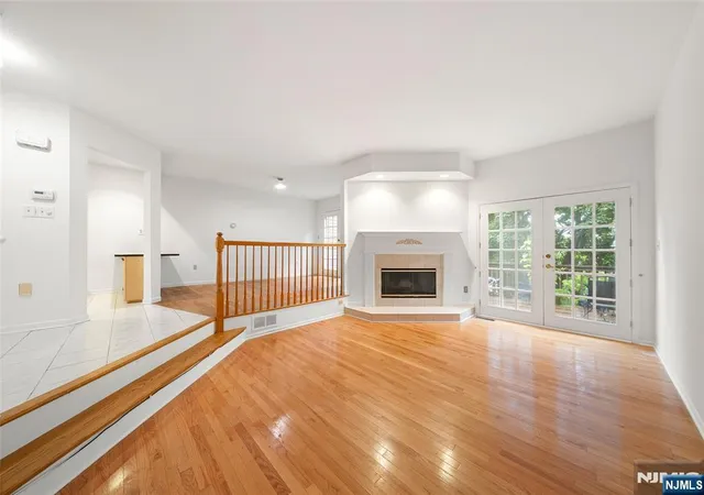 Photo 3 of Townhouse for sale at 8 Beacon Hl #8, Pompton Lakes, NJ 07442 | MLS# 26029298 | Listing updated on 2026-09-16