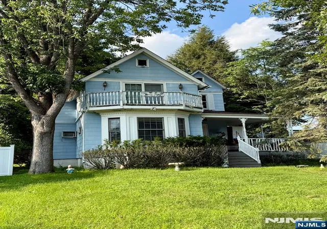 Single family home for sale at 542 Westwood Ave, River Vale, NJ 07675 | MLS# 26029311