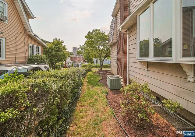 Photo 3 of Single family home for sale at 709 Kingsland Ave, Ridgefield, NJ 07657 | MLS# 26029347 | Listing updated on 2026-09-18