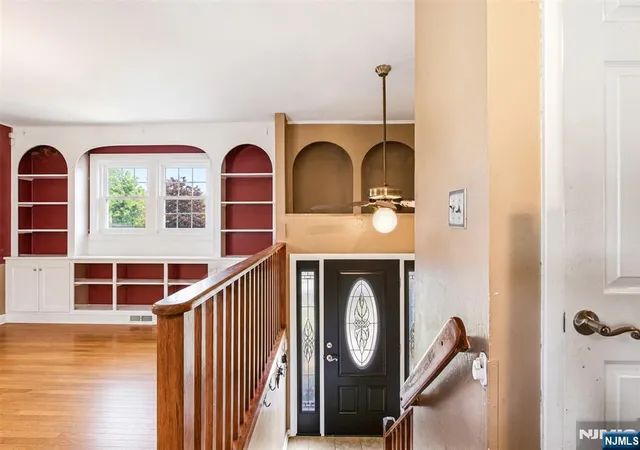 Photo 4 of Sale Pending at 2 Scenic Dr, Green, NJ 07821 | MLS# 26029406 | Listing updated on 2026-10-13