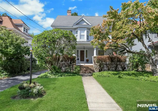 Photo 1 of Single family home for sale at 144 Lincoln Ave, Ridgewood, NJ 07450 | MLS# 26029420 | Listing updated on 2026-10-15