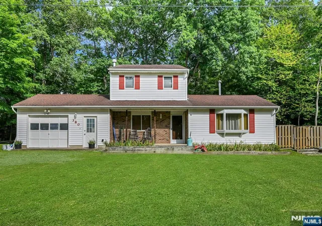 Photo 1 of Single family home for sale at 380 Ringwood Ave, Wanaque, NJ 07465 | MLS# 26029436 | Listing updated on 2026-09-18