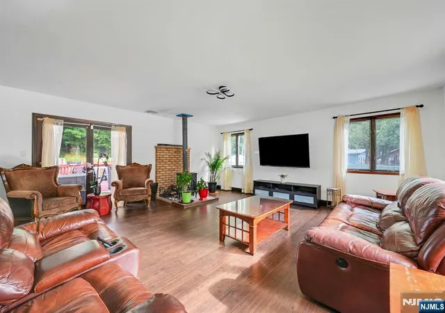 Photo 3 of Sale Pending at 380 Ringwood Ave, Wanaque, NJ 07465 | MLS# 26029436 | Listing updated on 2026-09-21