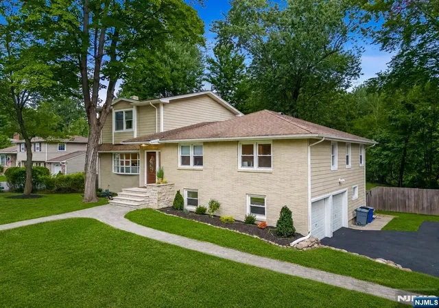 Photo 2 of Single family home for sale at 254 Ruckman Rd, Hillsdale, NJ 07642 | MLS# 26029466 | Listing updated on 2026-09-17