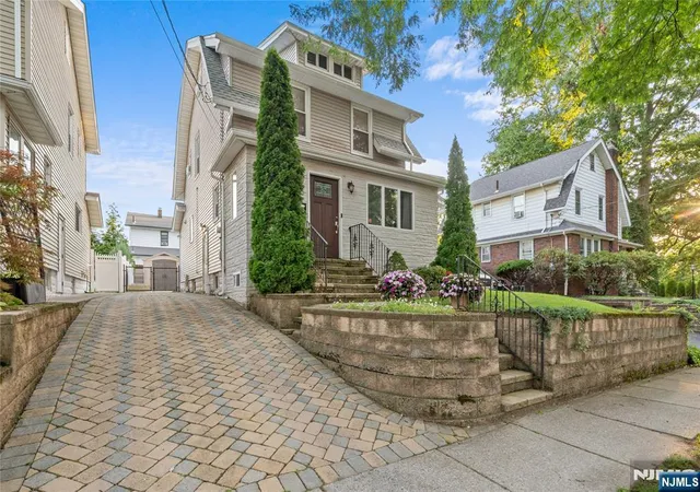Photo 2 of Single family home for sale at 171 Oak Ridge Ave, Nutley, NJ 07110 | MLS# 26029468 | Listing updated on 2026-09-12