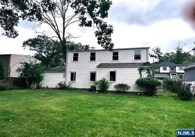 Photo 1 of Single family home for sale at 18 Manor Rd, Livingston, NJ 07039 | MLS# 26029530 | Listing updated on 2026-09-05
