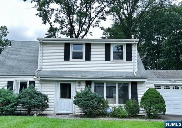 Photo 2 of Single family home for sale at 18 Manor Rd, Livingston, NJ 07039 | MLS# 26029530 | Listing updated on 2026-09-05