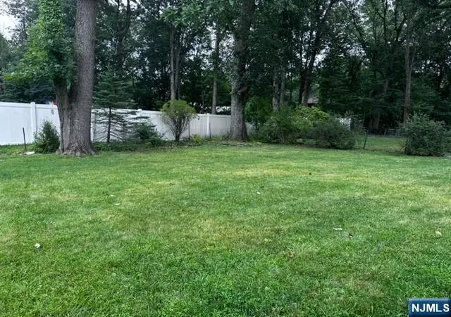Photo 3 of Single family home for sale at 18 Manor Rd, Livingston, NJ 07039 | MLS# 26029530 | Listing updated on 2026-09-05