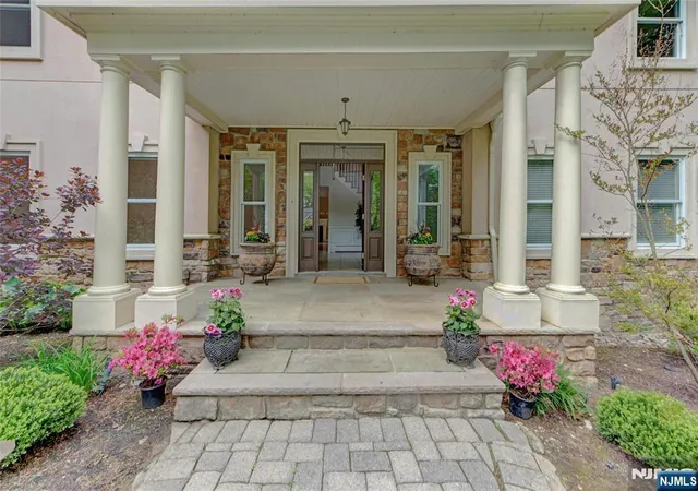 Photo 2 of Single family home for sale at 501 Clinton Ave, Wyckoff, NJ 07481 | MLS# 26029590 | Listing updated on 2026-09-15