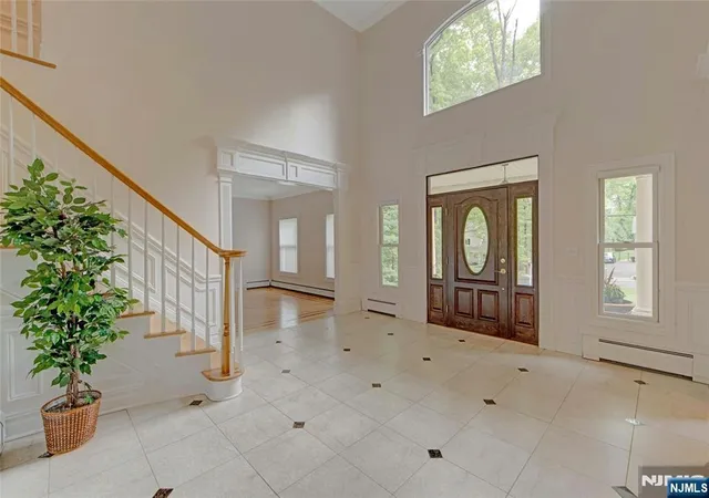 Photo 3 of Single family home for sale at 501 Clinton Ave, Wyckoff, NJ 07481 | MLS# 26029590 | Listing updated on 2026-09-15