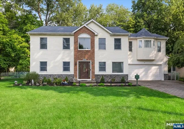 Photo 1 of Single family home for sale at 30 Beverly Rd, Glen Rock, NJ 07452 | MLS# 26029866 | Listing updated on 2026-09-13
