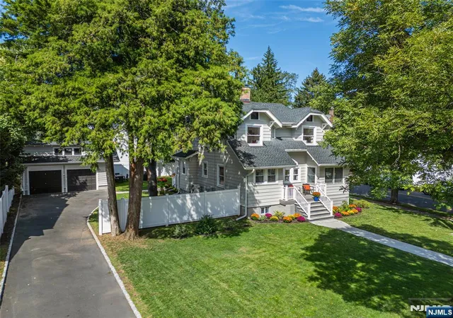 Photo 3 of Sale Pending at 31 Morse Ave, East Orange, NJ 07017 | MLS# 26030104 | Listing updated on 2026-10-13