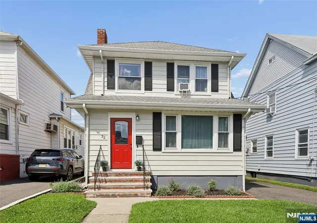 Photo 2 of Single family home for sale at 32 Barrington Ave, Clifton, NJ 07011 | MLS# 26030108 | Listing updated on 2026-09-19