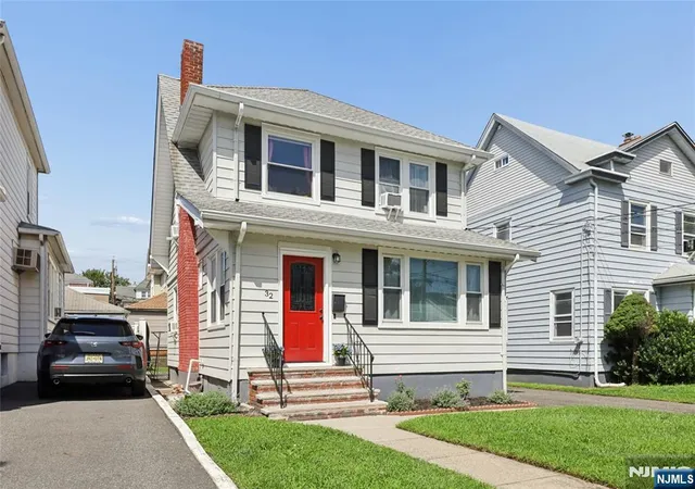 Photo 3 of Single family home for sale at 32 Barrington Ave, Clifton, NJ 07011 | MLS# 26030108 | Listing updated on 2026-09-19