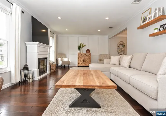 Photo 1 of Sale Pending at 113 Grove St, Waldwick, NJ 07463 | MLS# 26030129 | Listing updated on 2026-10-13