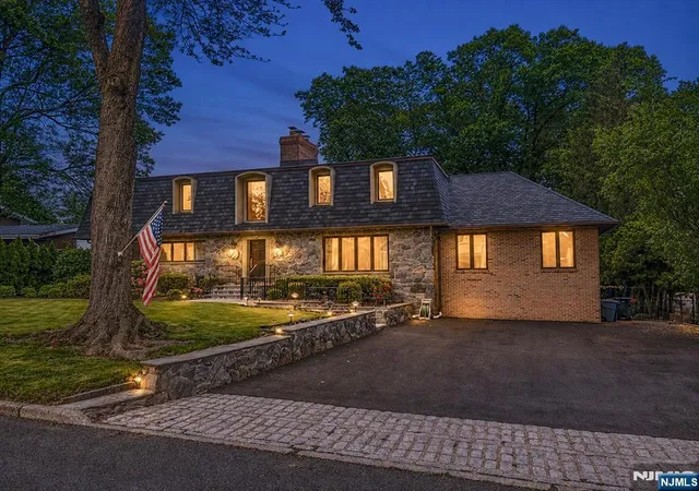 Photo 2 of Single family home for sale at 203 Harwood Pl, Paramus, NJ 07652 | MLS# 26030184 | Listing updated on 2026-09-13