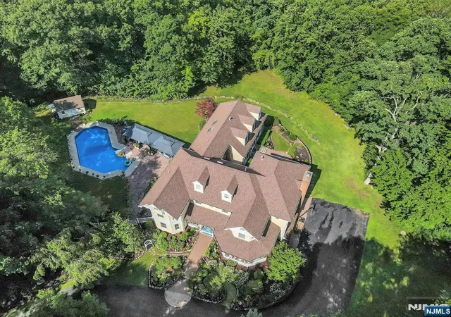 Photo 3 of Single family home for sale at 26 Green Terrace Wy, West Milford, NJ 07480 | MLS# 26030367 | Listing updated on 2026-09-13